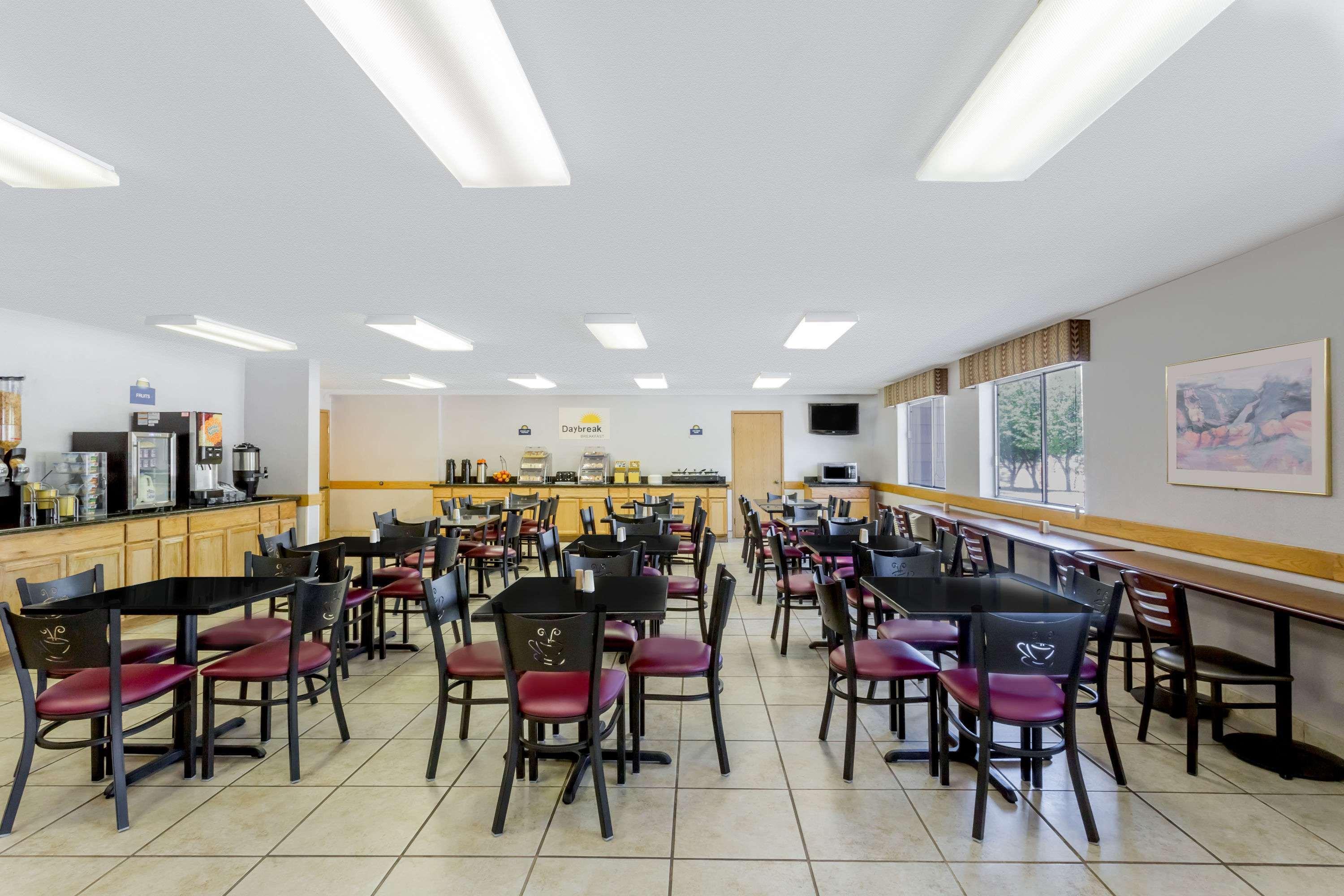 Days & By Wyndham Motel 2*
